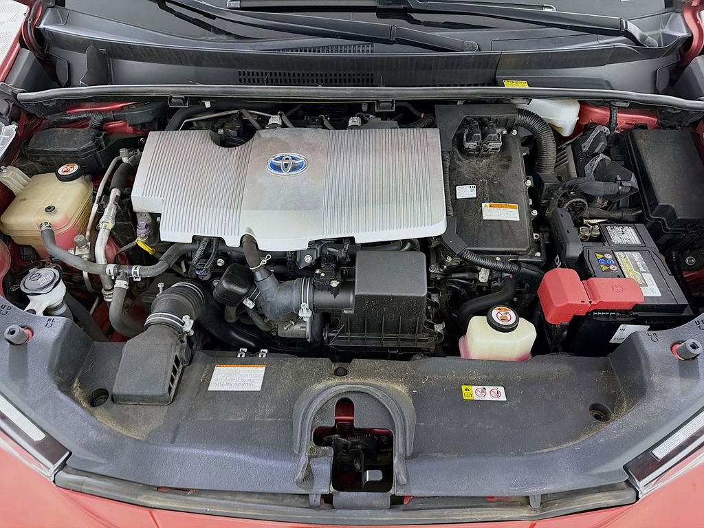 Used 2018 Toyota Prius Three w/ Advanced Technology Package image 31