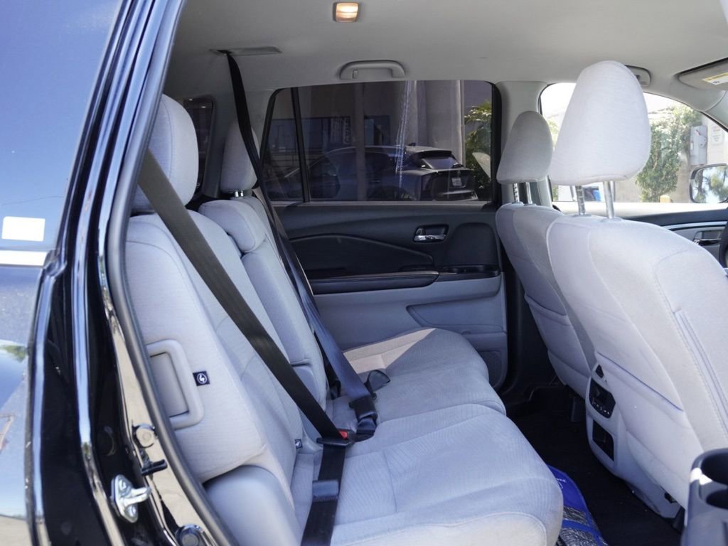 Used 2017 Honda Pilot EX image 18