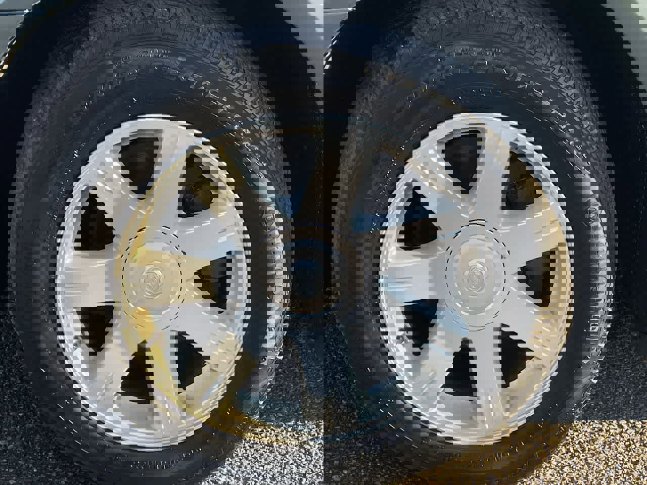 Used 2005 Chrysler 300 Touring image 31