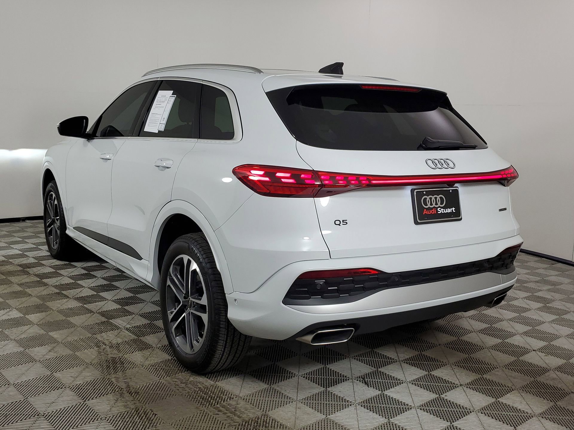 Certified 2025 Audi Q5 2.0T Premium image 8