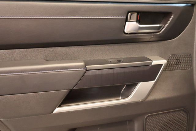 Used 2025 Toyota Sequoia Platinum image 28