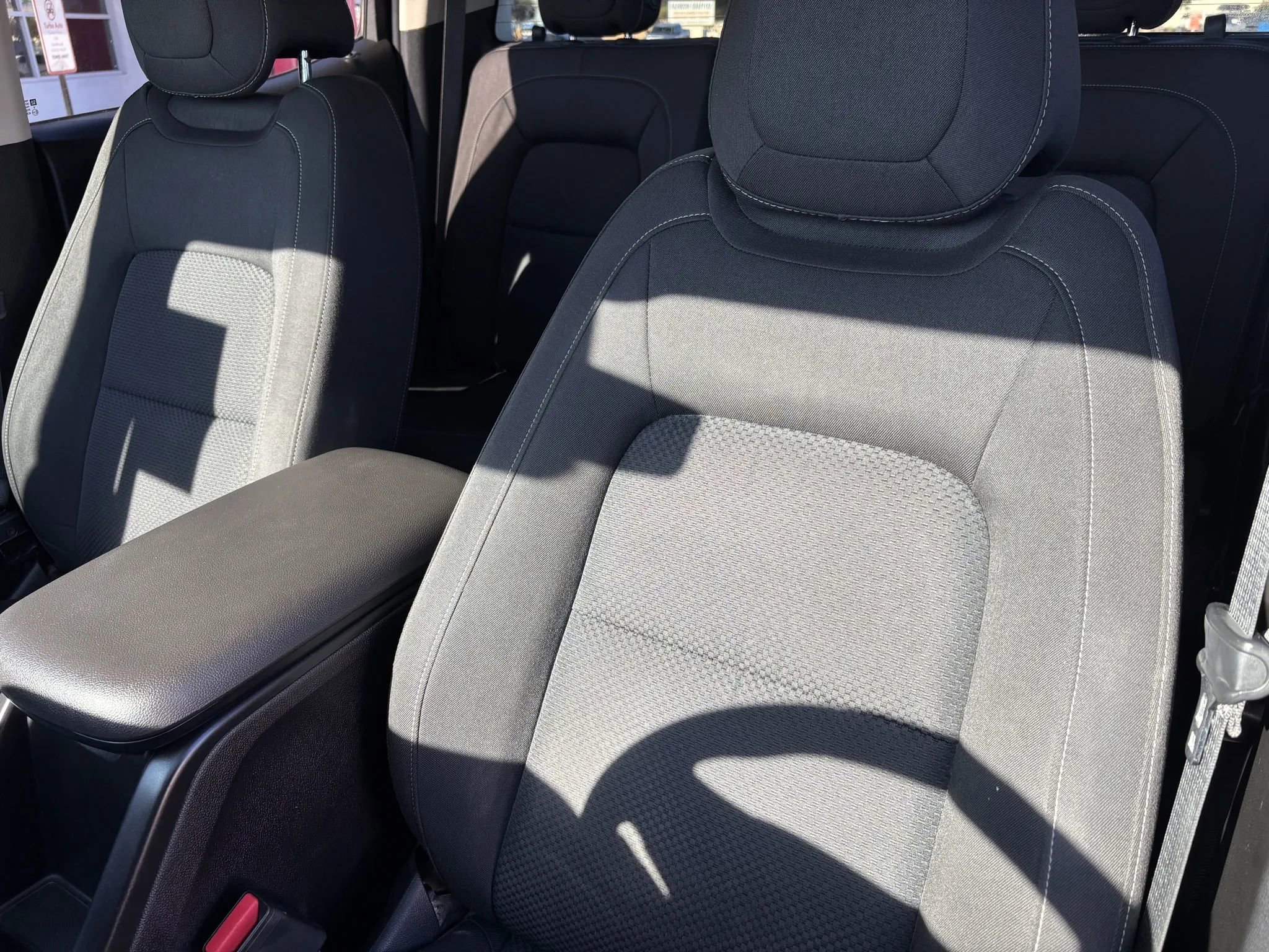 Used 2016 Chevrolet Colorado LT w/ LT Convenience Package RWD image 12