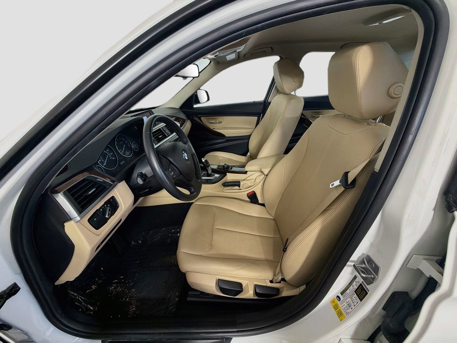 Used 2018 BMW 320i Sedan RWD image 21