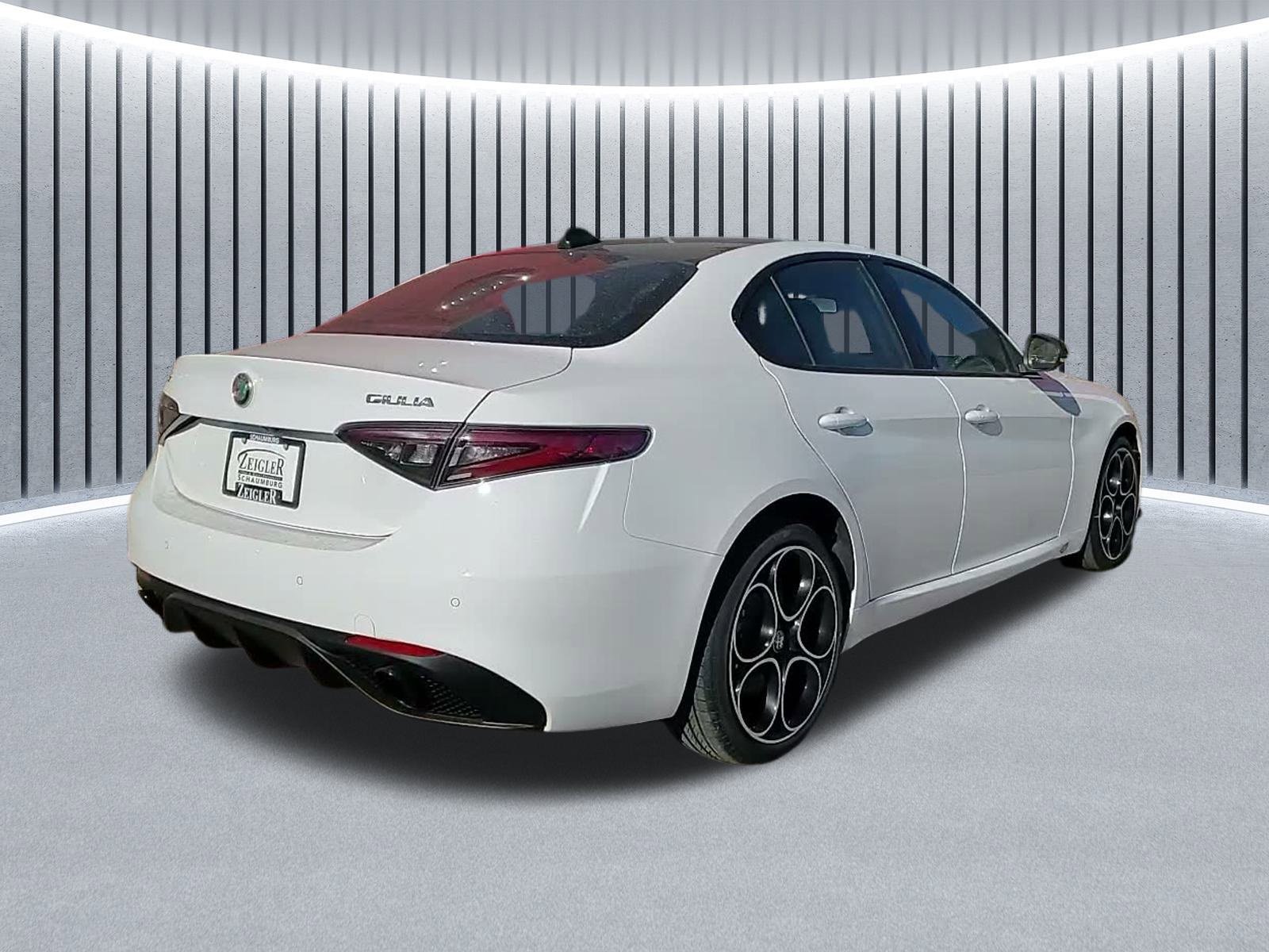 New 2025 Alfa Romeo Giulia AWD image 9