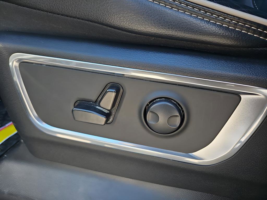 Used 2025 RAM 1500 Laramie image 15