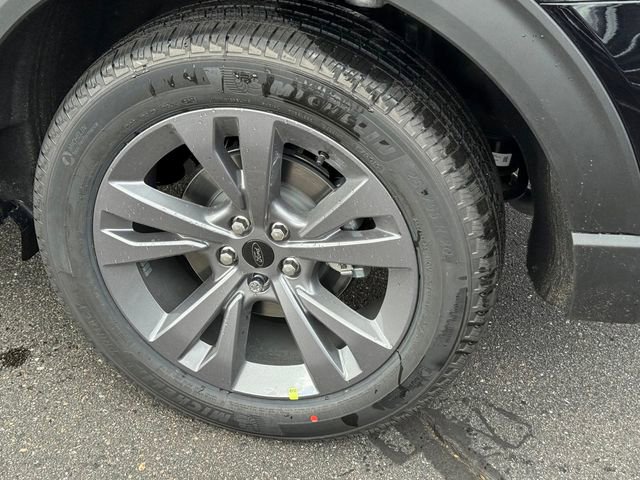 New 2026 Ford Explorer Active w/ Active Comfort Package image 10