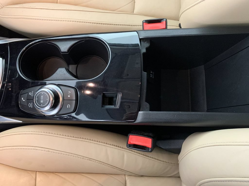 Used 2017 INFINITI QX30 w/ Cargo Package FWD image 28