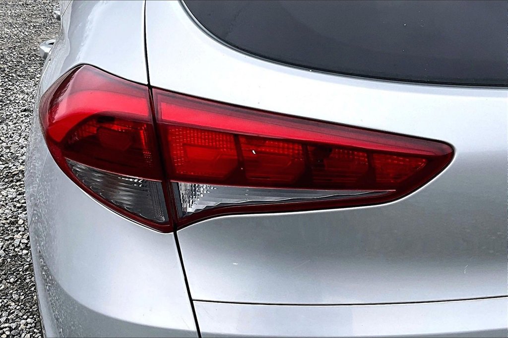 Used 2018 Hyundai Tucson SE image 25