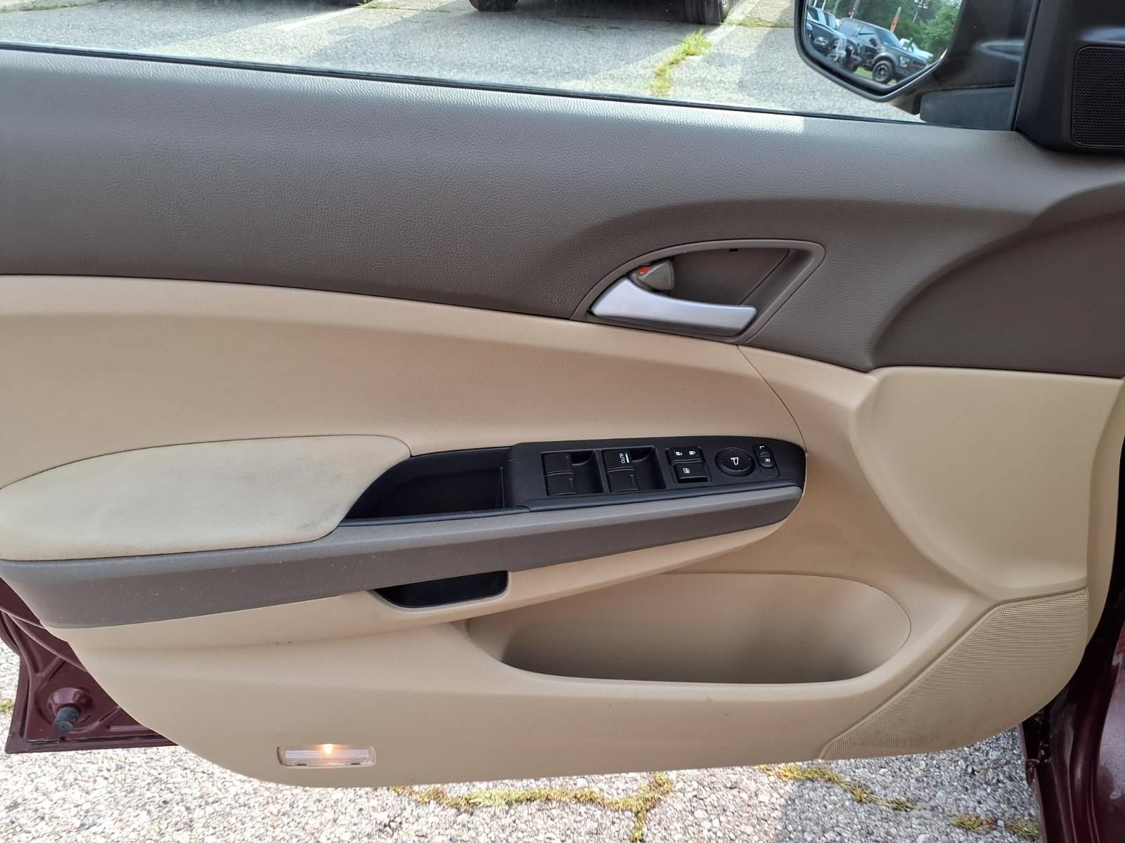 Used 2010 Honda Accord LX image 12