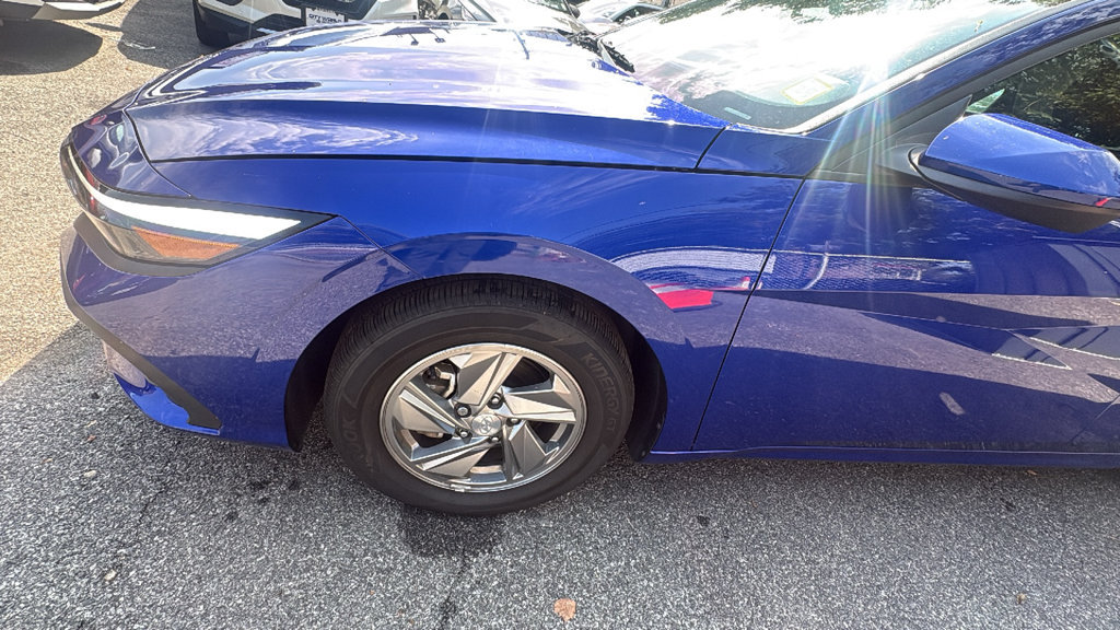 Used 2025 Hyundai Elantra SE FWD image 9