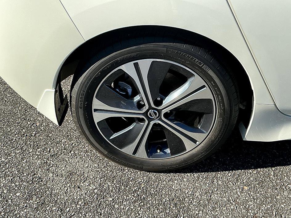 Used 2019 Nissan Leaf SV w/ SV Technology Package image 9