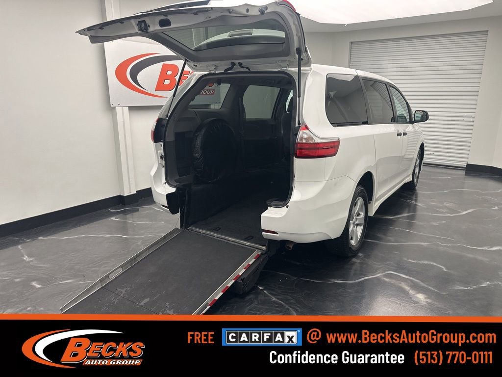 Used 2019 Toyota Sienna L image 1