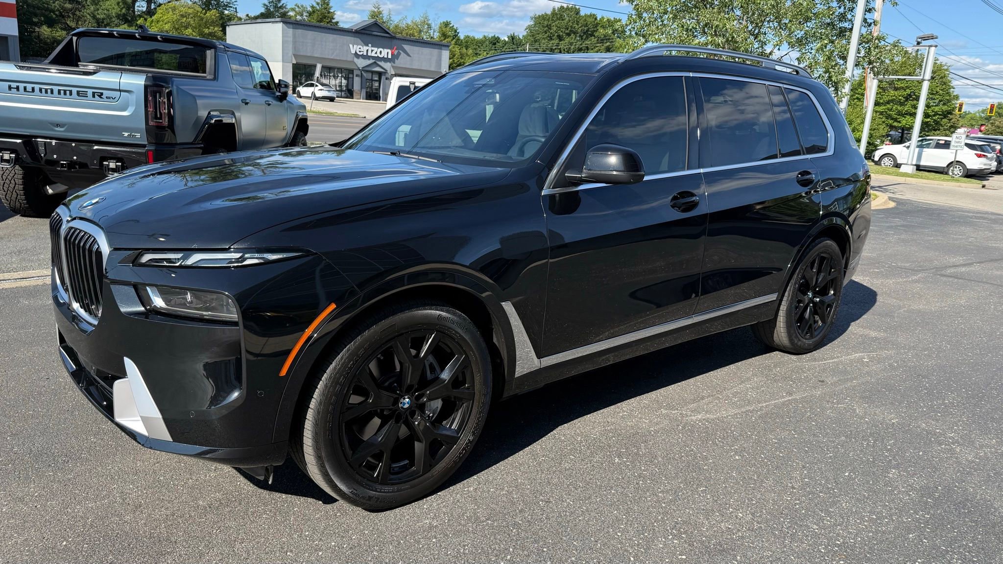 Used 2024 BMW X7 xDrive40i w/ Premium Package AWD/4WD image 9