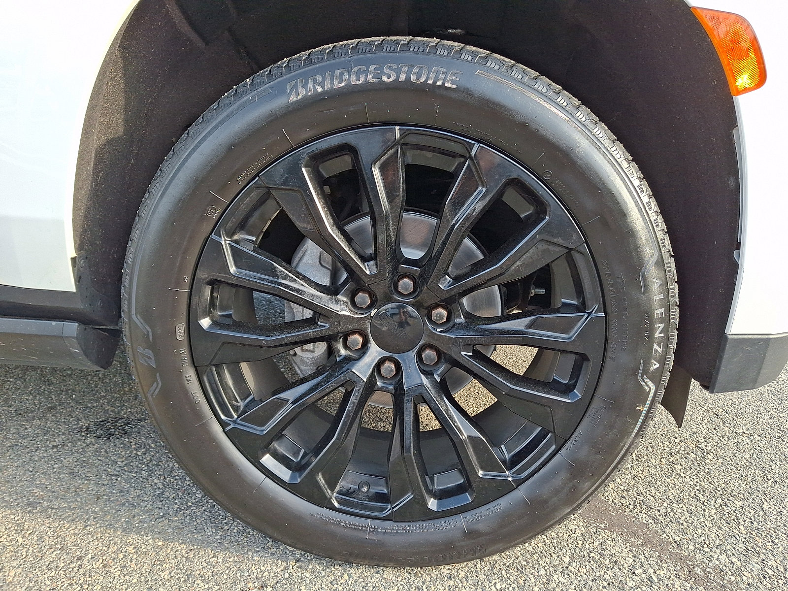 Used 2023 GMC Yukon XL Denali AWD/4WD image 8