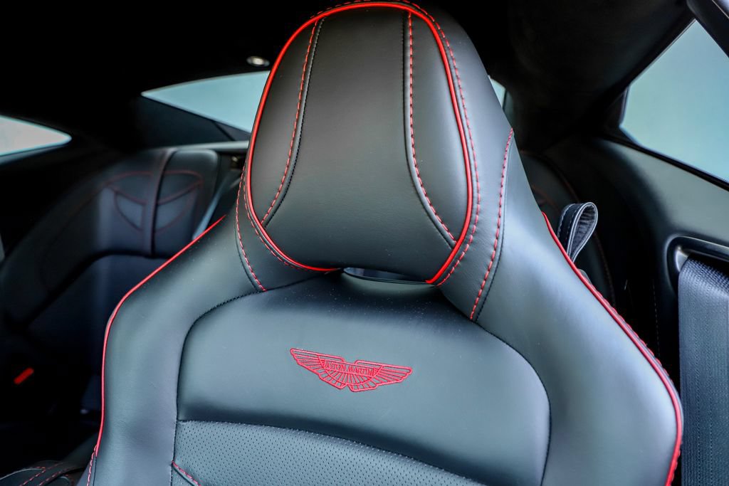 Used 2019 Aston Martin DBS Superleggera RWD image 12