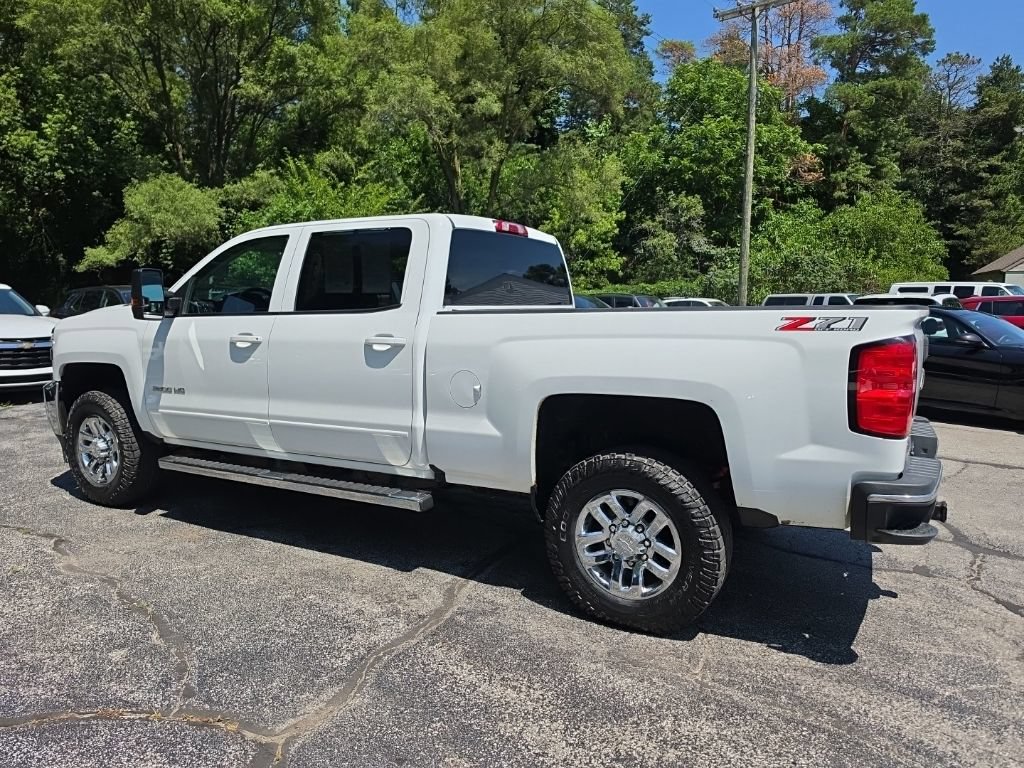 Used 2019 Chevrolet Silverado 3500 LT w/ LT Convenience Package AWD/4WD image 4