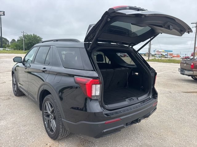 Used 2025 Ford Explorer ST-Line w/ ST-Line Street Pack AWD/4WD image 4