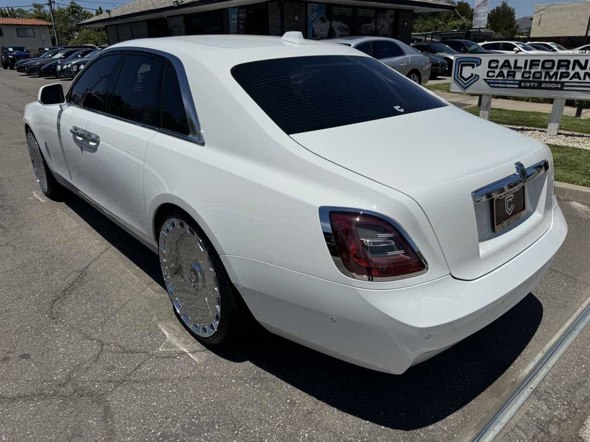 Used 2022 Rolls-Royce Ghost w/ Ghost Package AWD/4WD image 3