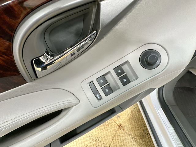 Used 2013 Buick LaCrosse Leather FWD image 16
