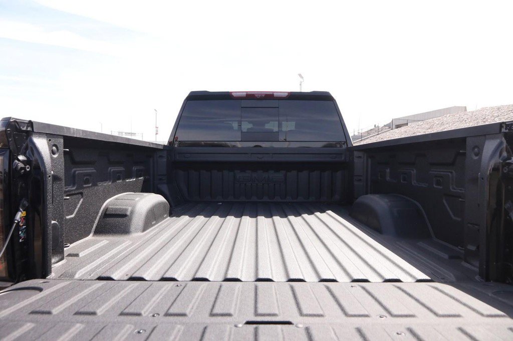 Used 2026 GMC Sierra 2500 AT4X image 8