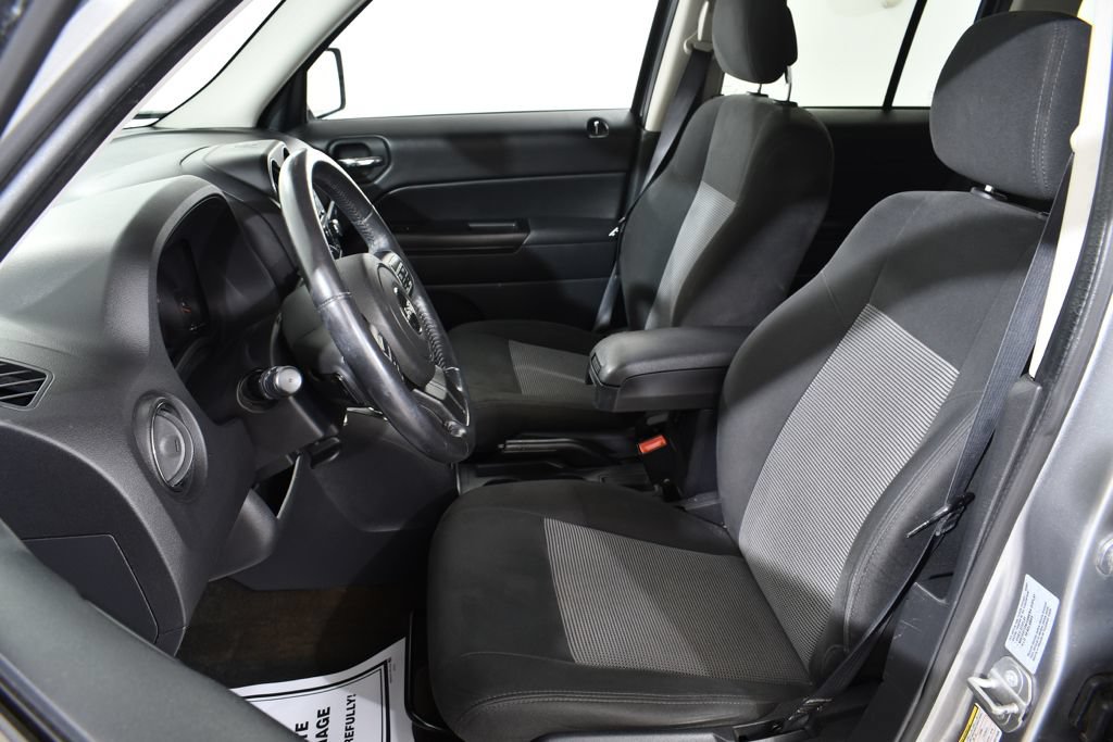 Used 2017 Jeep Patriot Latitude FWD image 6