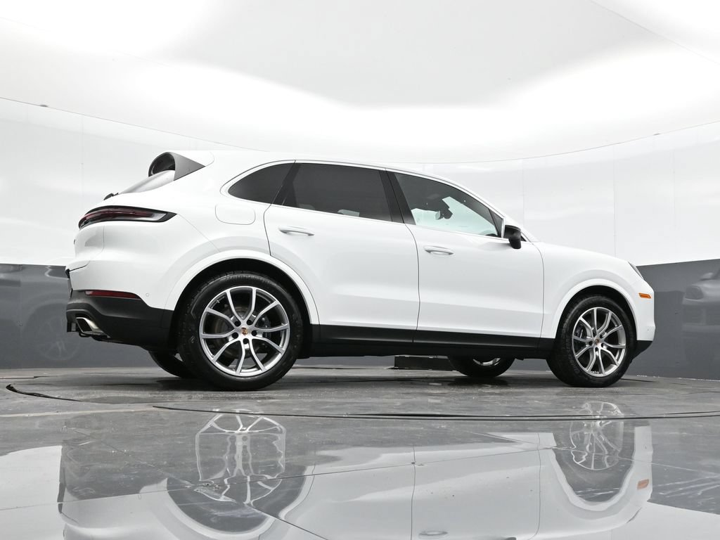 Certified 2026 Porsche Cayenne AWD/4WD image 38