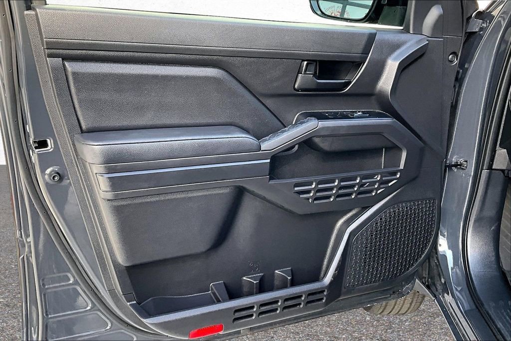 Certified 2025 Toyota Tacoma SR AWD/4WD image 21