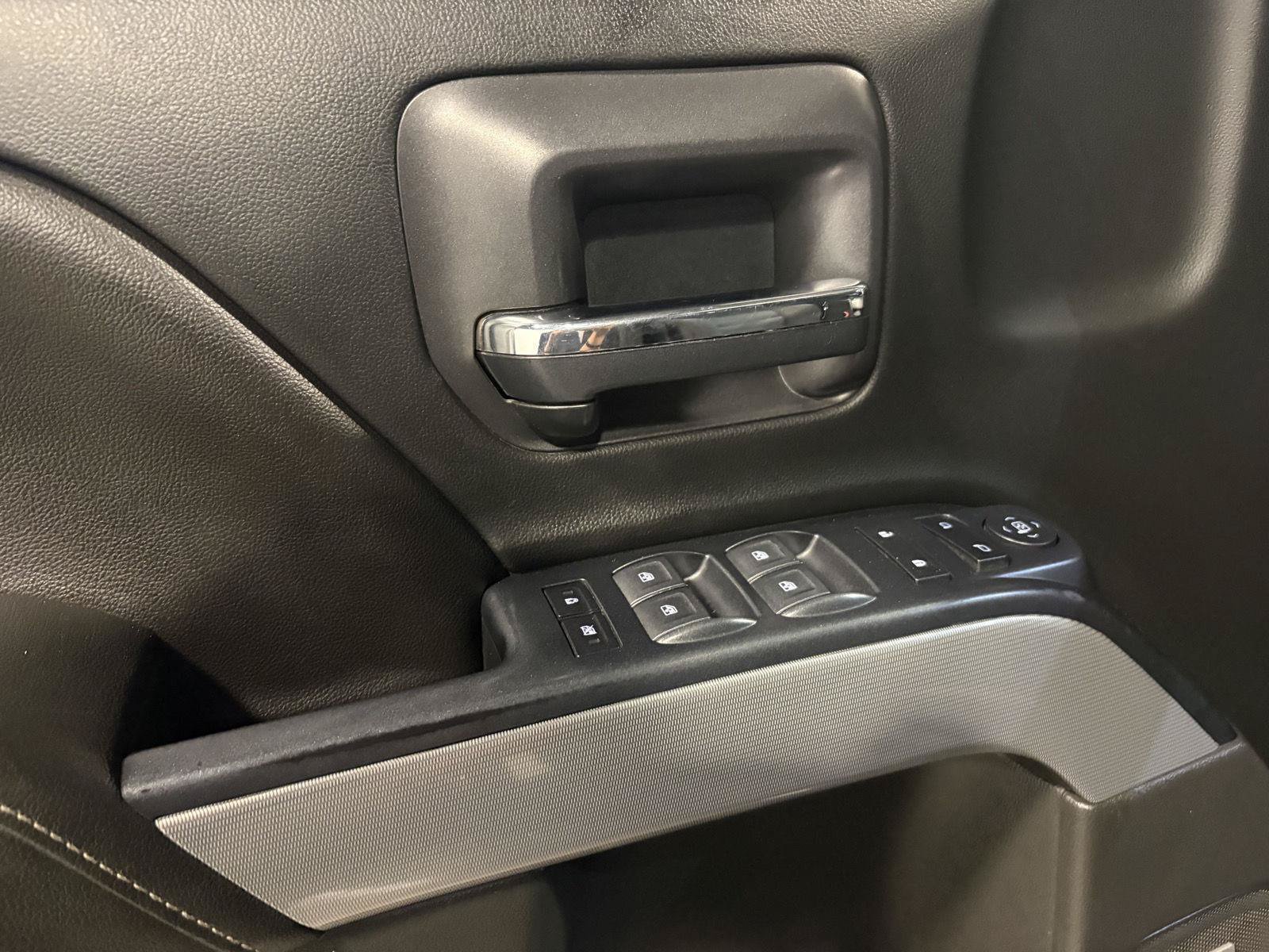 Used 2018 Chevrolet Silverado 1500 LT w/ All Star Edition AWD/4WD image 27