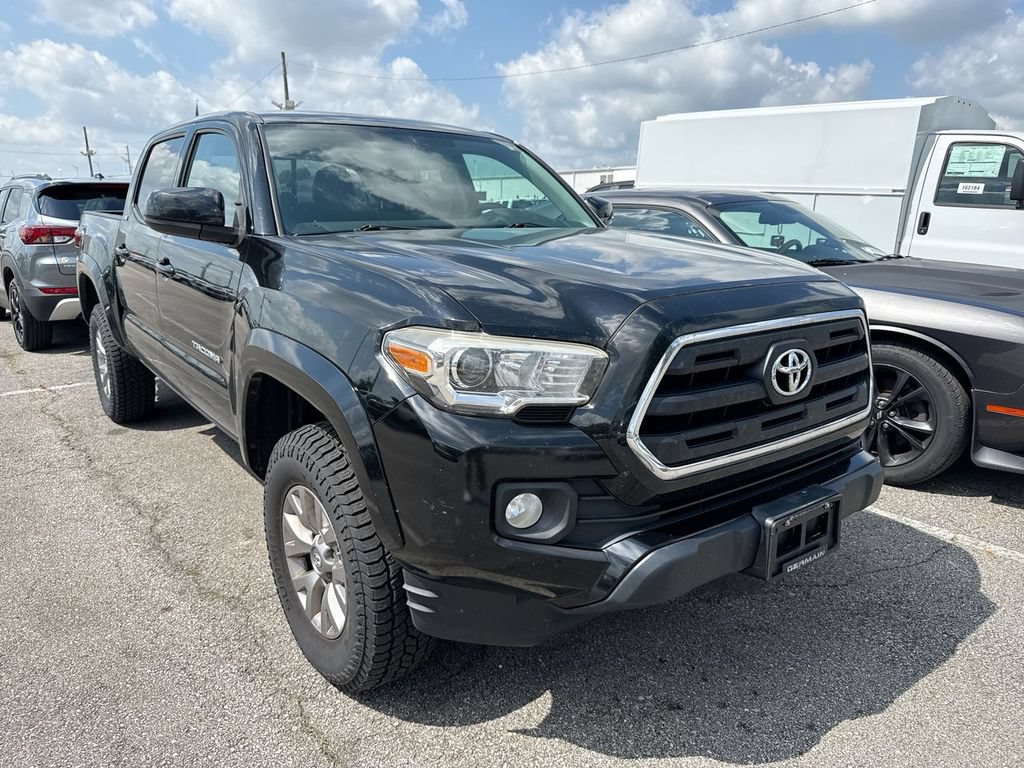 Used 2017 Toyota Tacoma SR5 w/ Tow Package RWD image 5