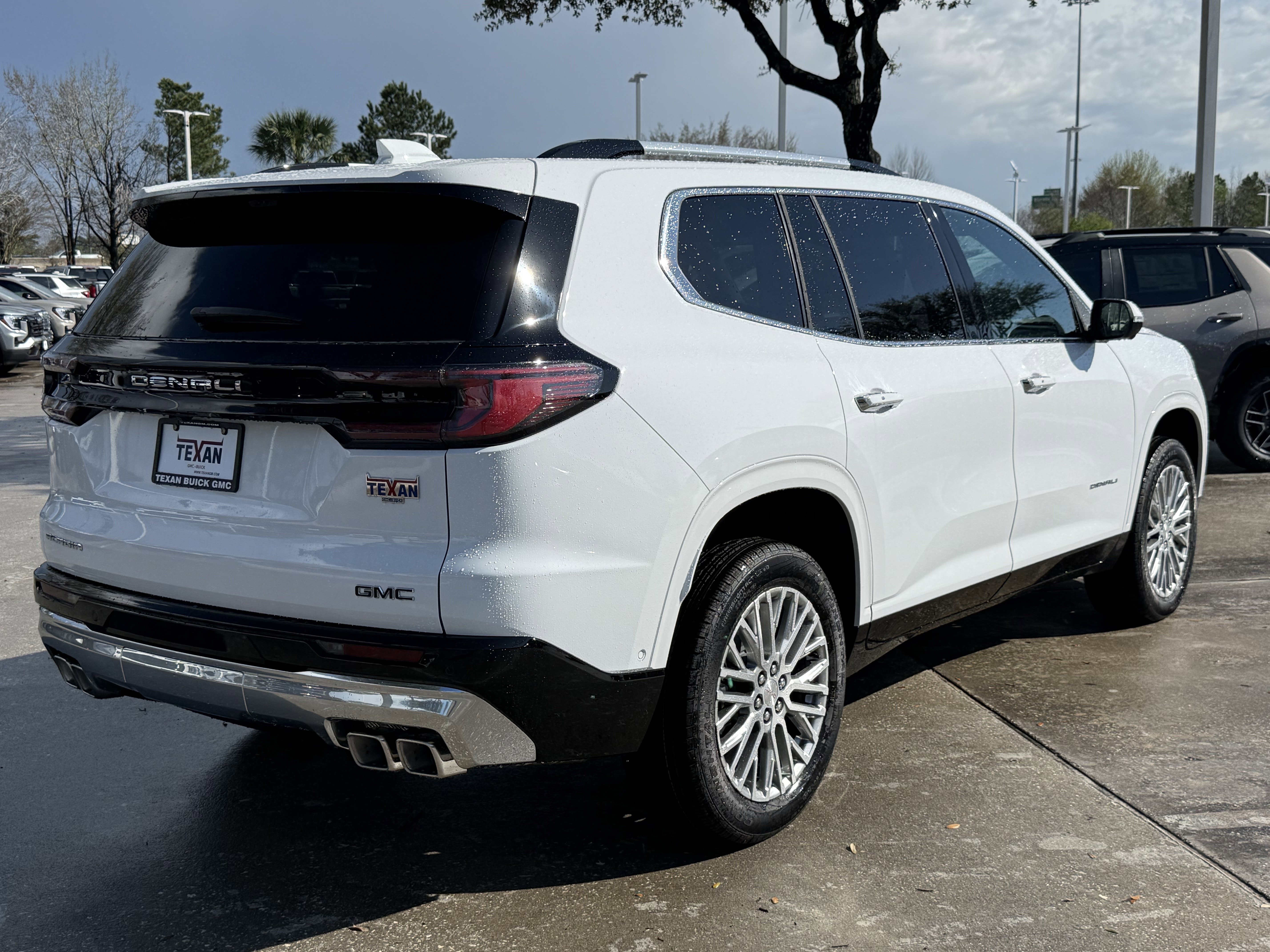 New 2026 GMC Acadia Denali w/ Super Cruise Package image 5