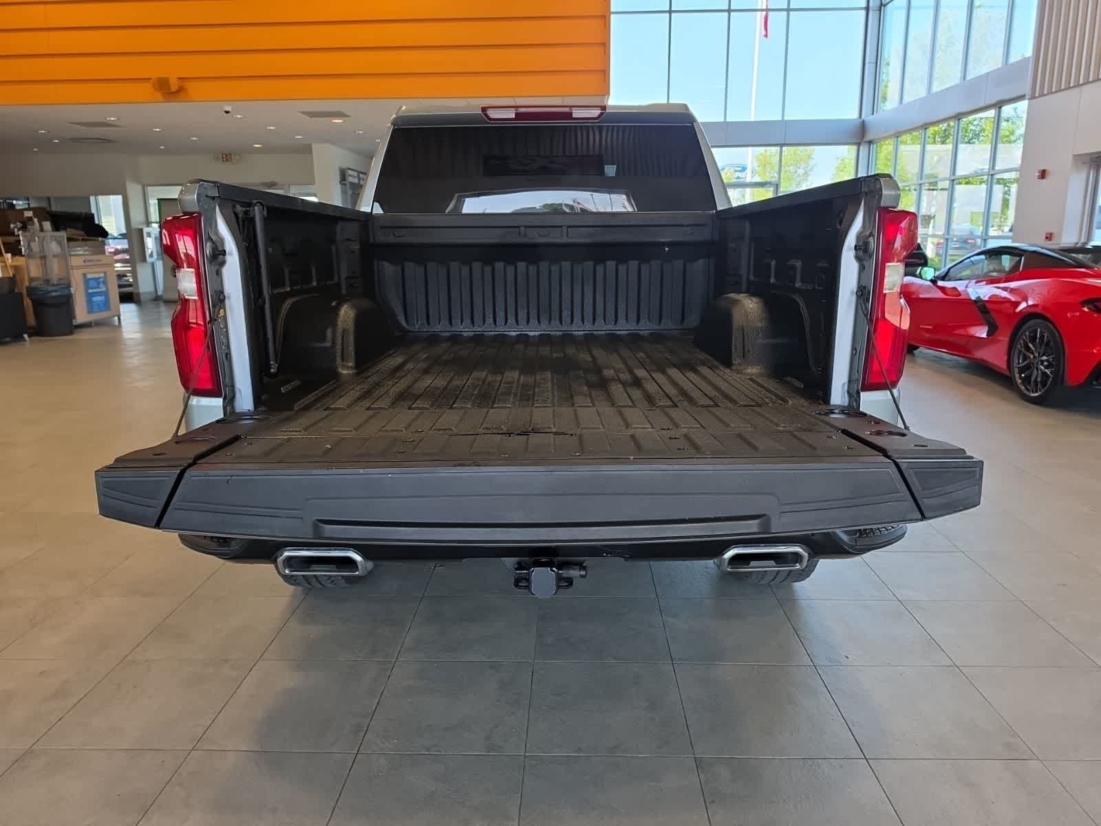Used 2025 Chevrolet Silverado 1500 LT Trail Boss w/ LPO, Dark Essentials Package AWD/4WD image 29
