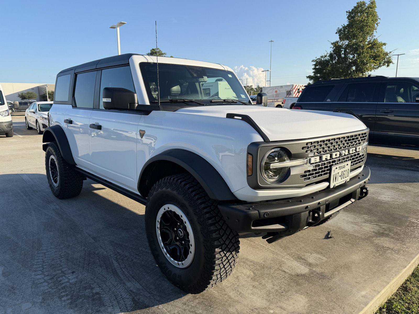 Used 2024 Ford Bronco Badlands AWD/4WD image 2