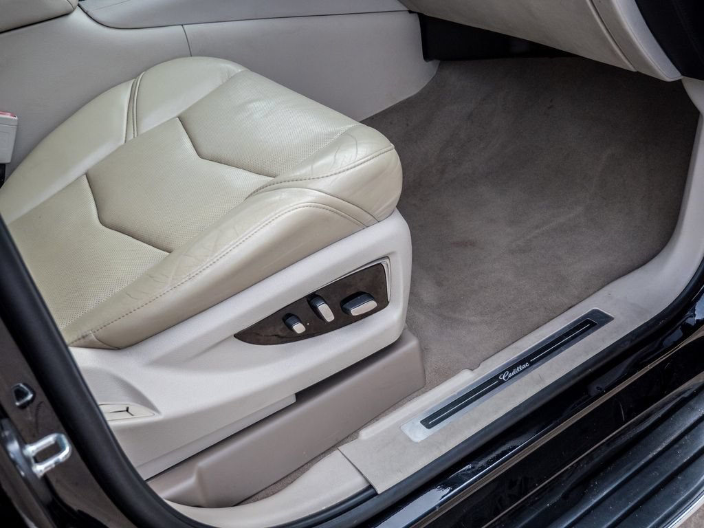 Used 2018 Cadillac Escalade Luxury RWD image 17