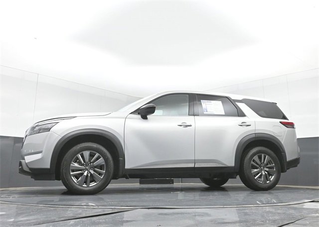 Used 2024 Nissan Pathfinder S image 46