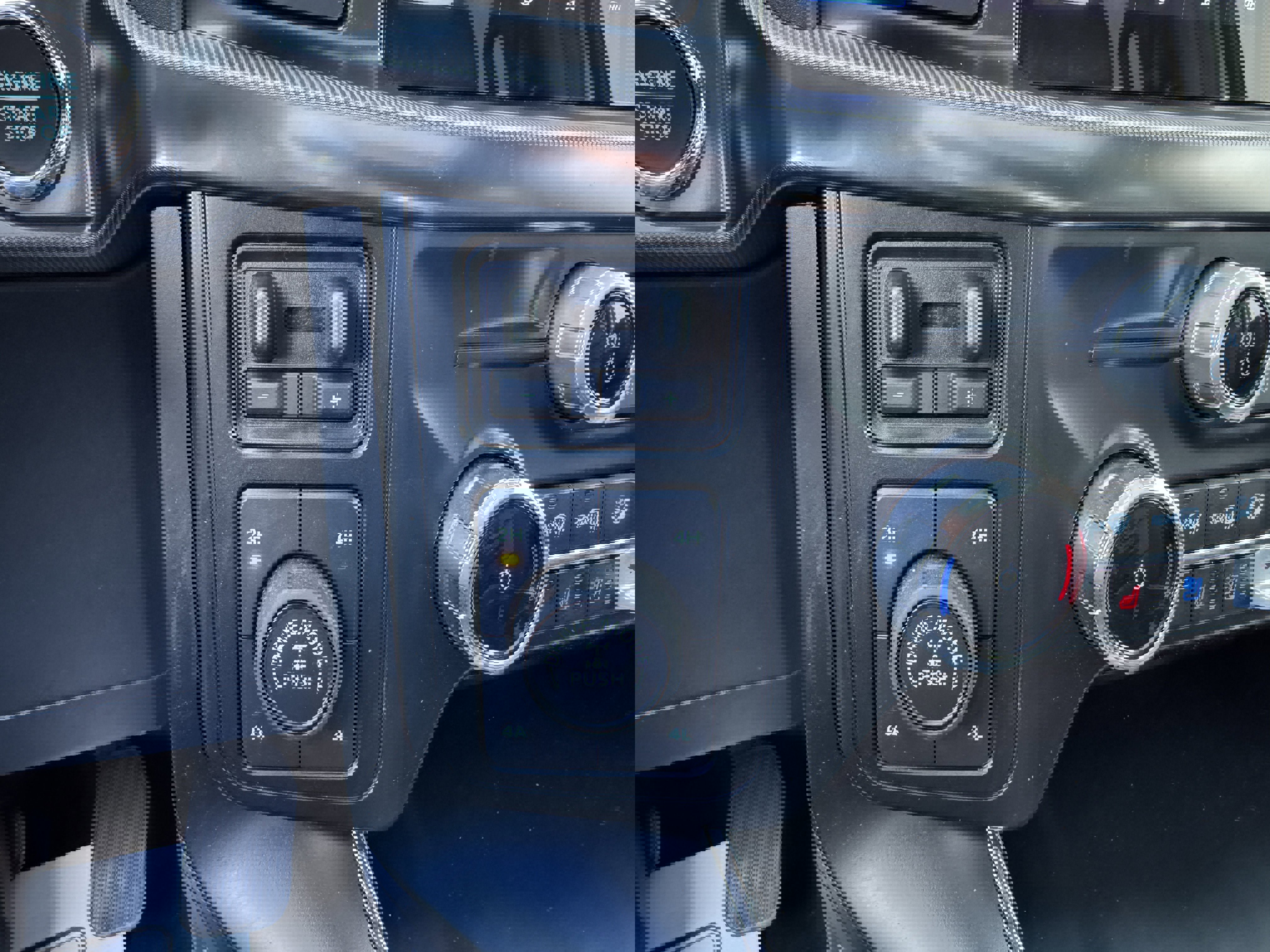 Used 2025 Ford F150 Raptor image 23