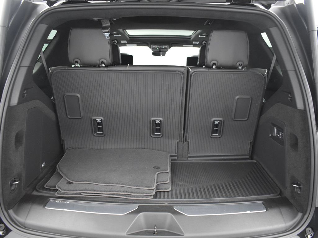 Certified 2025 Cadillac Escalade V w/ LPO, ONYX Package AWD/4WD image 10