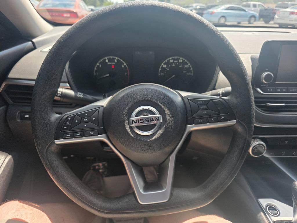 Used 2022 Nissan Altima 2.5 S FWD image 13