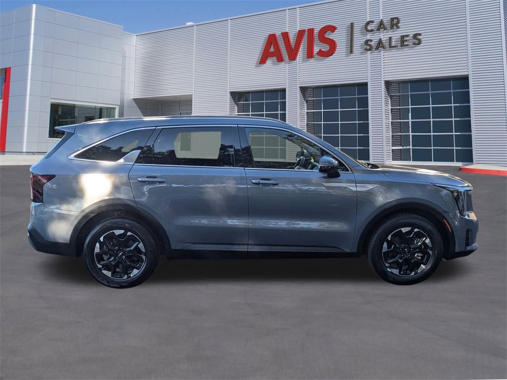 Used 2024 Kia Sorento S image 5