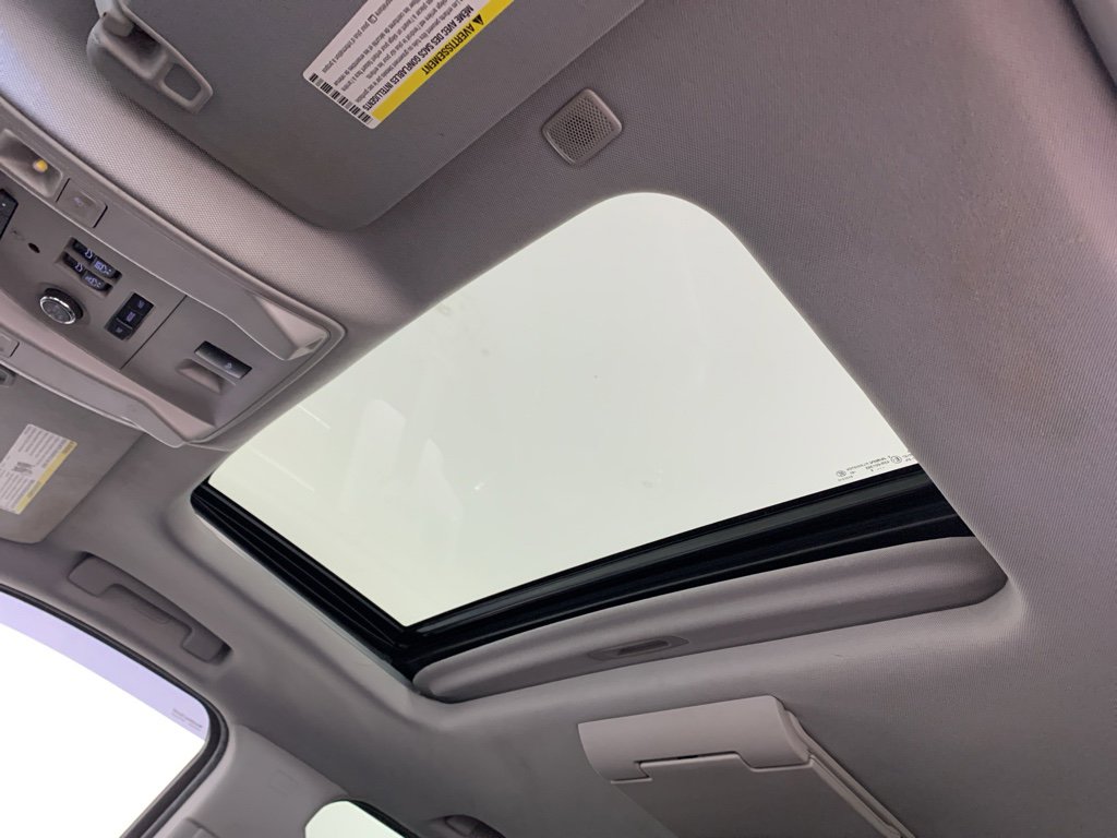 Used 2018 GMC Yukon XL Denali w/ Denali Ultimate Package image 30