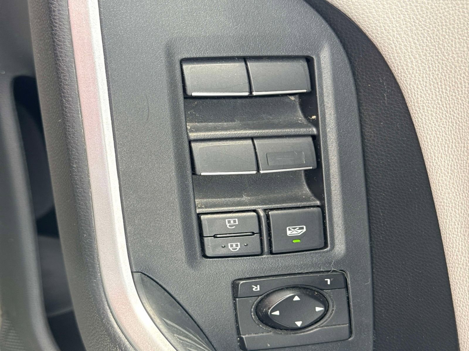 Used 2019 Toyota RAV4 Limited w/ Cold Weather Package image 18