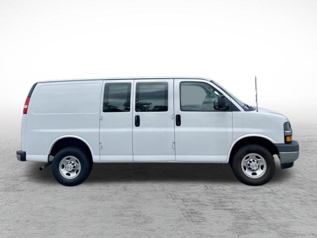 Used 2024 Chevrolet Express 2500 w/ Driver Convenience Package RWD image 4