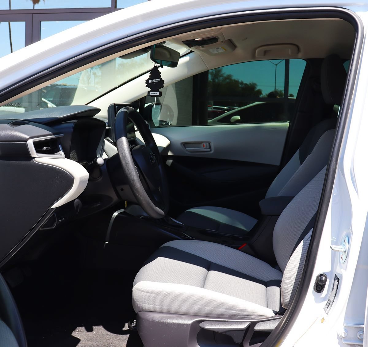 Used 2023 Toyota Corolla LE w/ Carpet Mat Package (TMS) FWD image 37