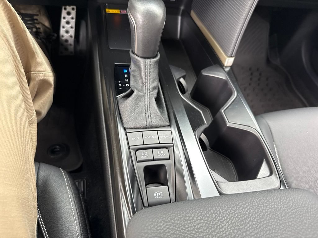 Used 2025 Toyota Camry SE FWD image 62