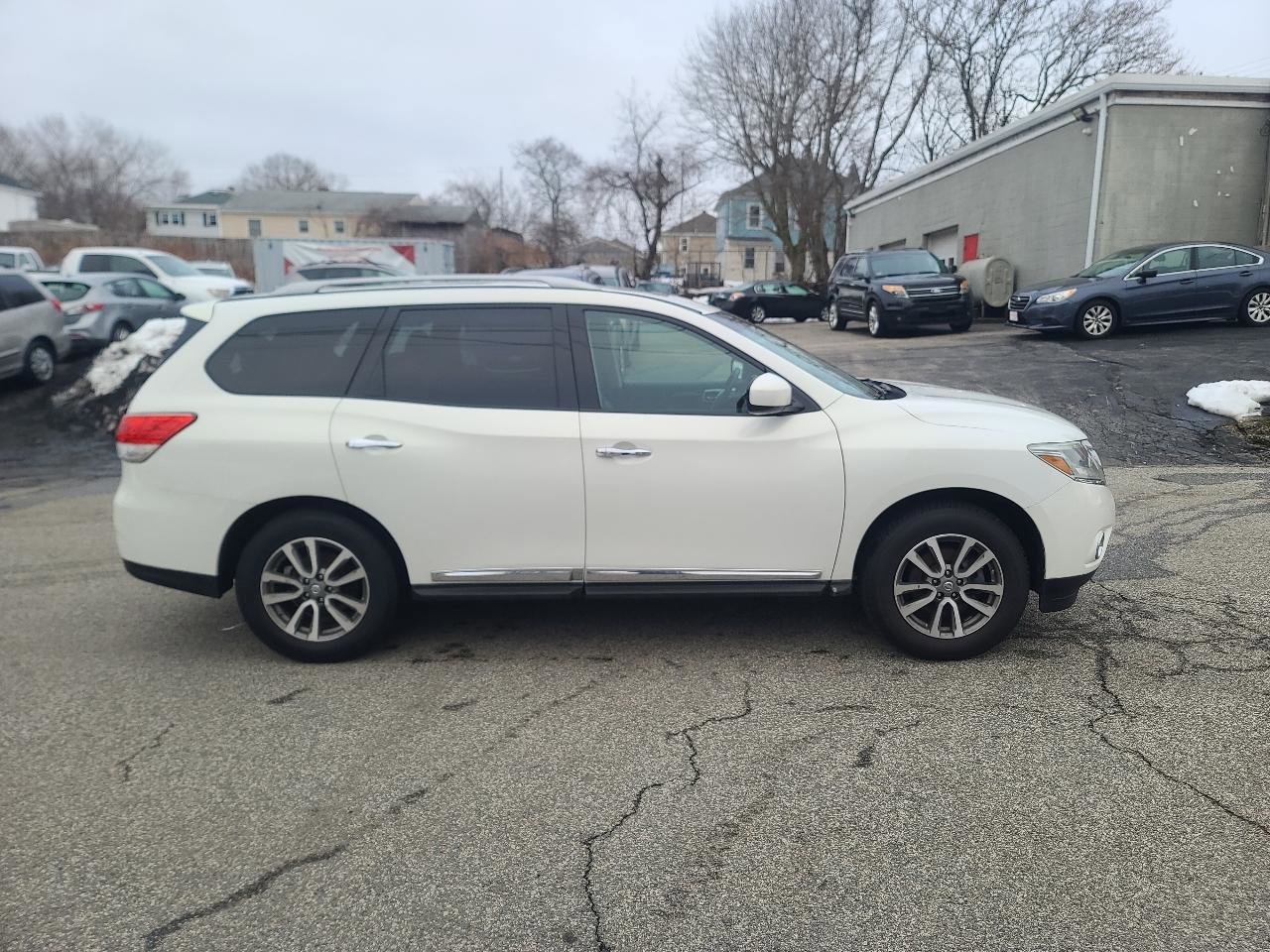 Used 2013 Nissan Pathfinder SL w/ SL Premium Pkg image 8