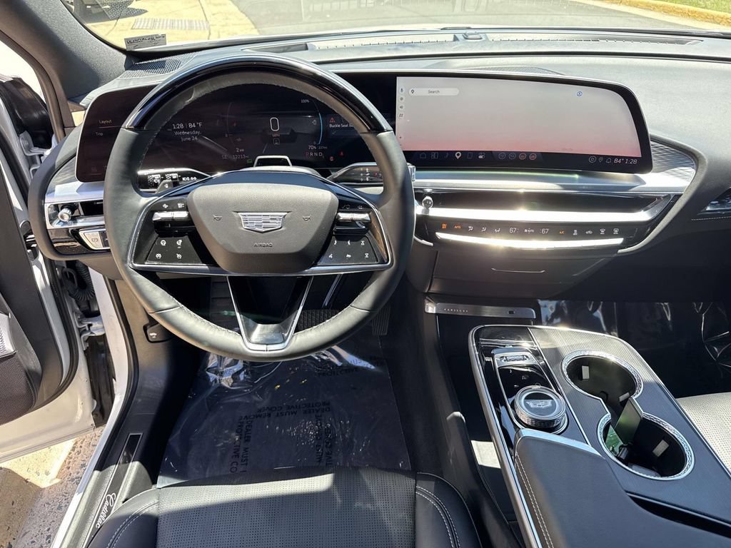 Certified 2025 Cadillac Lyriq Luxury w/ LPO, Floor Liner Package AWD/4WD image 31