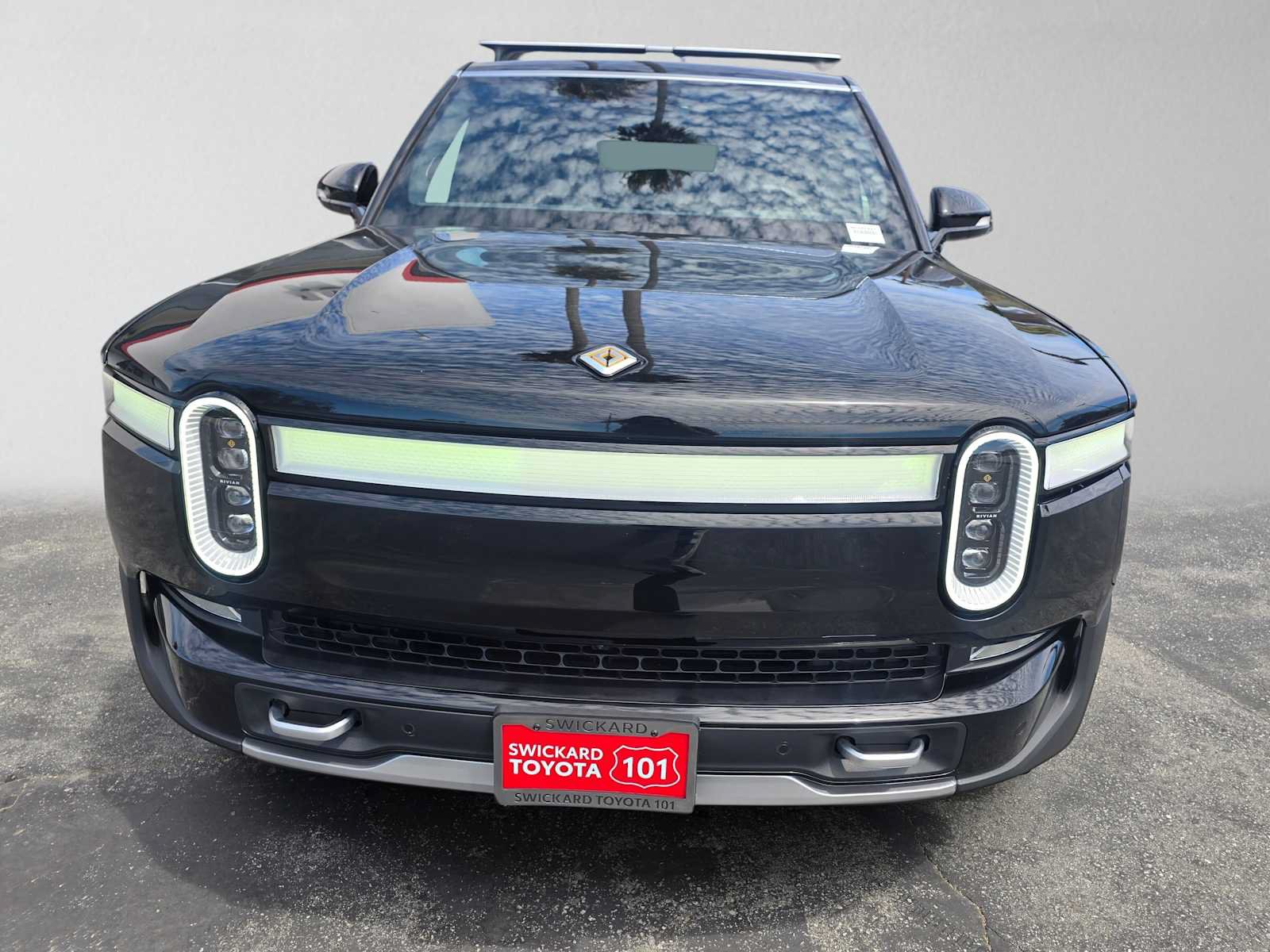 Used 2024 Rivian R1S Adventure AWD/4WD image 8