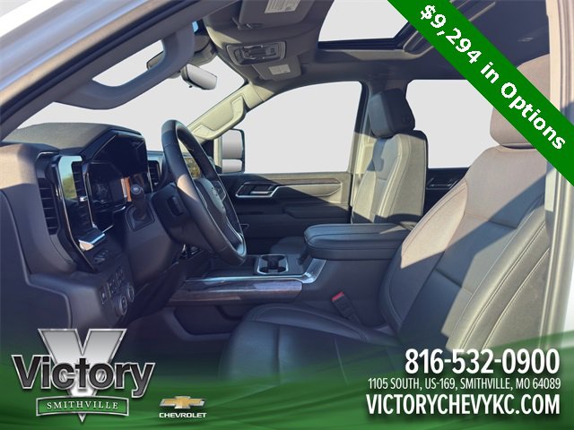 Used 2025 Chevrolet Silverado 2500 LTZ w/ LTZ Premium Package image 9