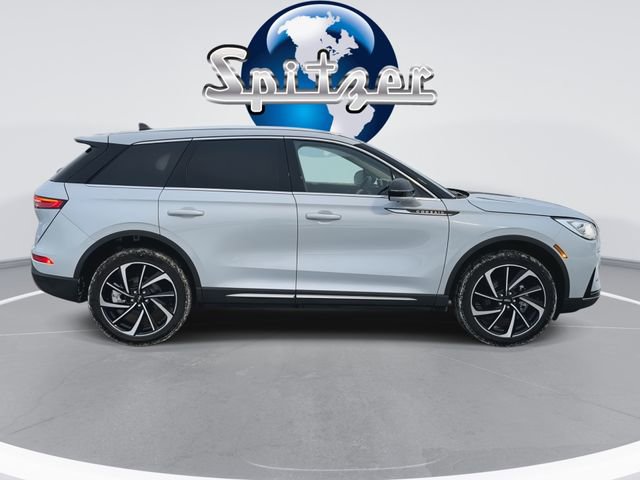 Used 2025 Lincoln Corsair Reserve image 10