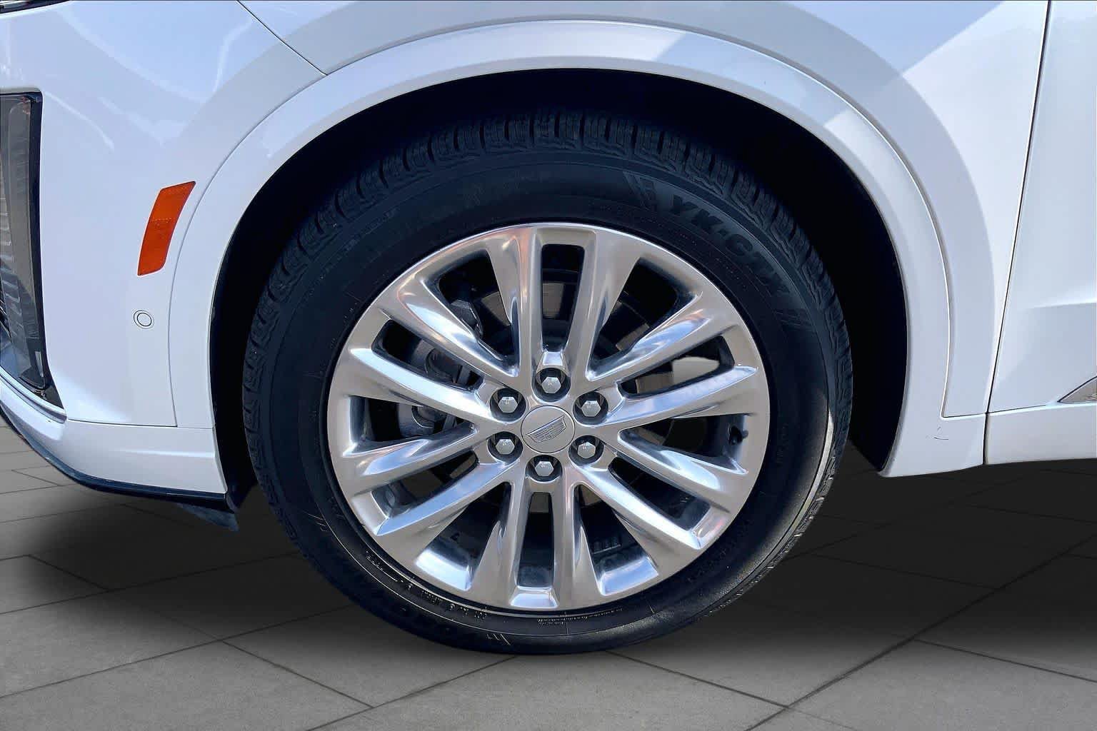 Used 2020 Cadillac XT6 Premium Luxury FWD image 11