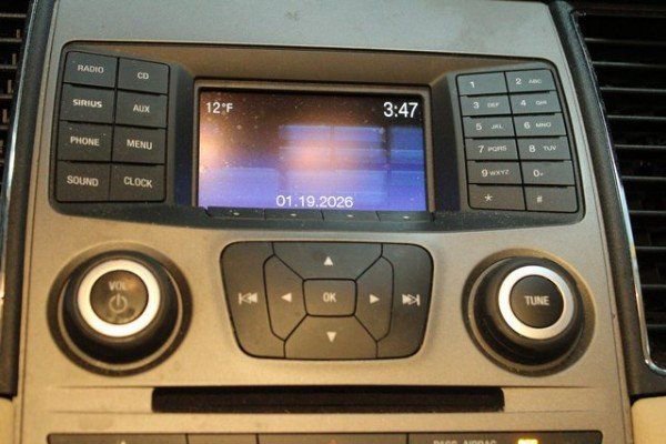 Used 2017 Ford Taurus SE image 21